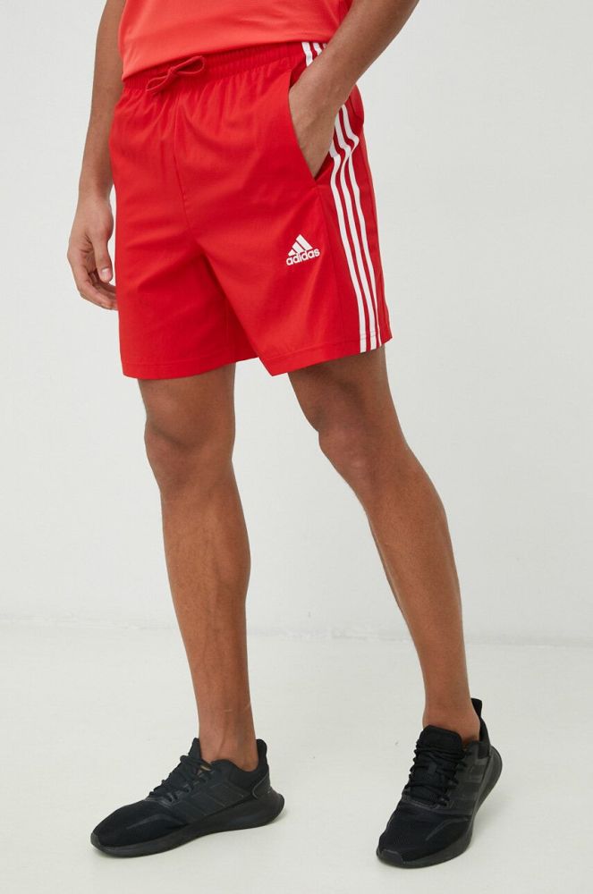 Шорти для тренувань adidas Essentials Chelsea колір червоний
