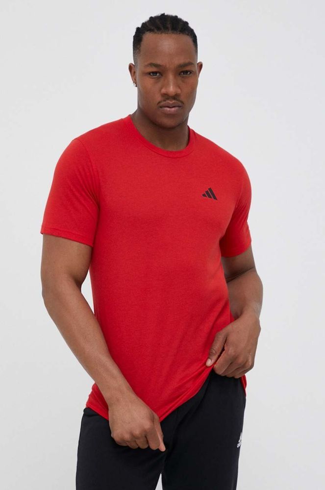 Тренувальна футболка adidas Performance Train Essentials Feelready колір червоний однотонна